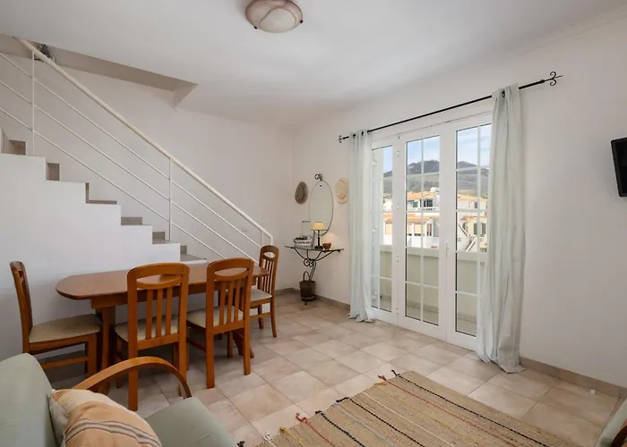 Da By An Island アパート *